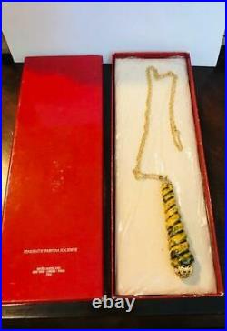 1972 ESTEE LAUDER-YOUTH DEW FRAGRANCE SHELL NECKLACE Perfume Compact RARE