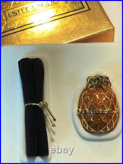 1996 Estee Lauder Golden Pineapple Knowing Solid Perfume Compact MIB