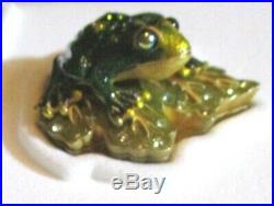 2002 Estee Lauder Enamel Frog Solid White Linen Perfume Compact Jay Strongwater