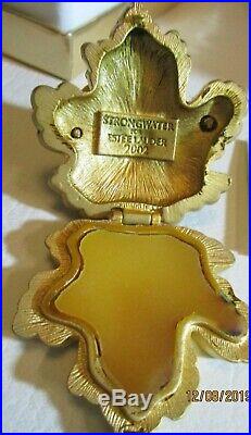 2002 Estee Lauder Enamel Frog Solid White Linen Perfume Compact Jay Strongwater