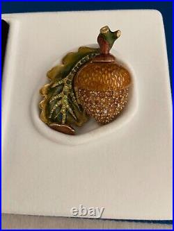 ESTEE LAUDER GLISTENING ACORN COMPACT with PLEASURES PERFUME BY J. STRONGWATER