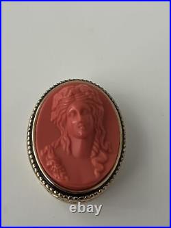 Estee Lauder 1983 Christmas Cameo Red Compact for Solid Perfume Full