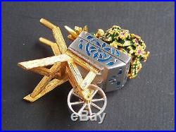 Estee Lauder 2004 Beautiful Flower Cart Wheelbarrow Solid Perfume Compact