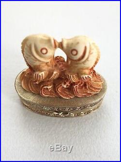 Estee Lauder Cinnabar AFFECTIONATE Kissing FISH Solid PERFUME COMPACT Ivory 1981