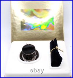 Esteé Lauder Dazzling Gold Top Hat NOS Solid Perfume Compact