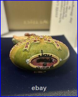 Estee Lauder'Flowering Flacon' Solid Perfume Compact