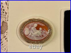 Estee Lauder Gold Tone Cameo Mother And Child Youth Dew Solid Perfume Compact