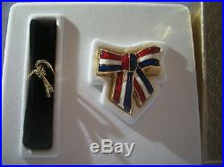 Estee Lauder Perfume Compact 2003 Glorious Bow Flag Mib