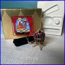 Estee Lauder Solid Beautiful Perfume Compact Collector's Egg With Box
