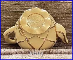 Estee Lauder Solid Perfume Compact'Dazzling Gold' Tea Pot With Box, 1999-FULL