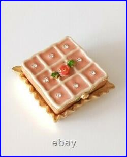 Estee Lauder Solid Perfume Compact, Petit Four, Cake, Dessert, Full No Box