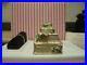 Estee-Lauder-Solid-Perfume-Compact-Sylvia-Weinstock-Wedding-Cake-MIB-01-qinb
