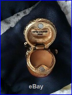 Excellent 2004 Estee Lauder Intuition Acorn Amulet Solid Perfume Compact in box