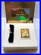 NIB-FULL-2000-Estee-Lauder-Youth-Dew-Gold-Cameo-Solid-Perfume-Compact-SIGNED-01-dwxu