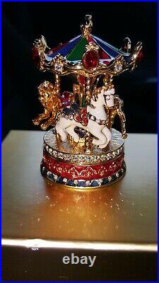 Swarovski Estee Lauder Perfume Carousel New Box Pouch Compact Pleasures Perfume