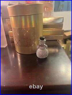 Vintage 1999 Estee Lauder Beautiful Solid Perfume Compact Snowman